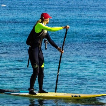 Safety tips for paddleboarding