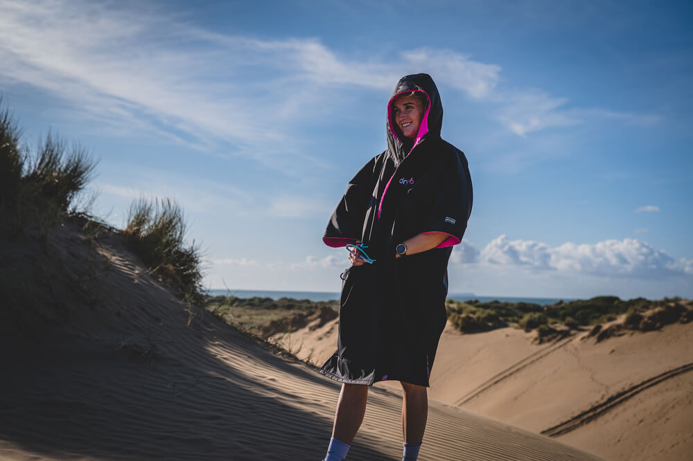 The Advance Dryrobe Short-Sleeve in pink and black.