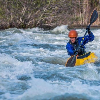 Wetsuit vs. Drysuit: Which Winter Armour is Better for Cold Water Adventure?